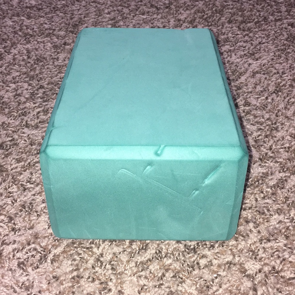 Green Yoga Block - Picture 4 of 4